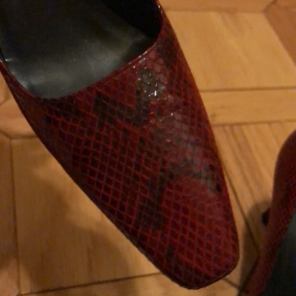 Stuart Weizman Snake Print Pump - image 7